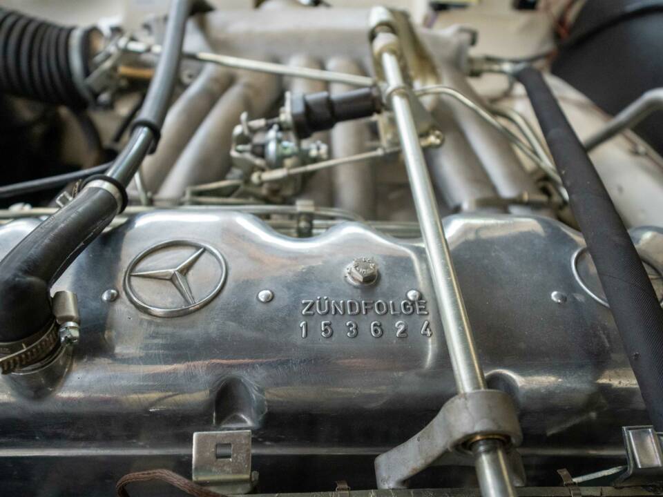 Image 14/37 of Mercedes-Benz 250 SE (1966)