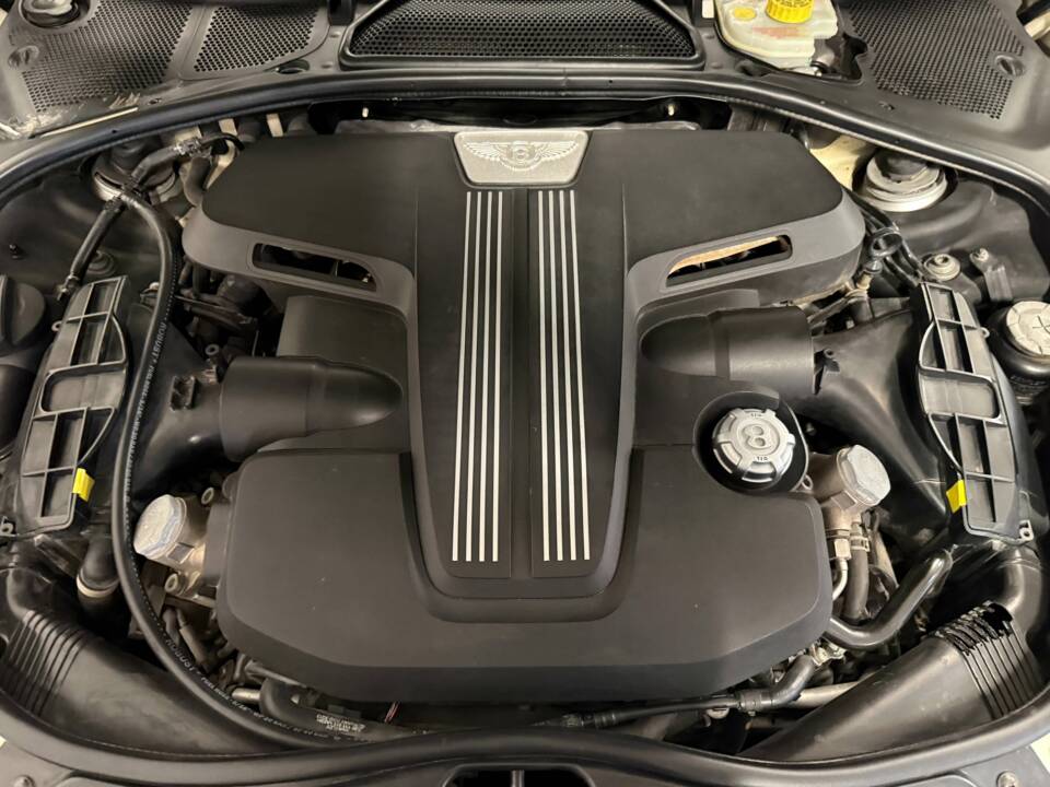 Image 5/20 of Bentley Continental GTC V8 (2012)