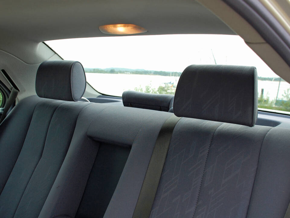 Imagen 22/34 de Mercedes-Benz E 240 (1999)