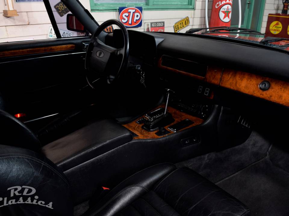 Image 30/43 of Jaguar XJ-S V12 (1990)