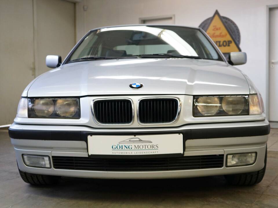 Imagen 4/32 de BMW 323ti Compact (1998)