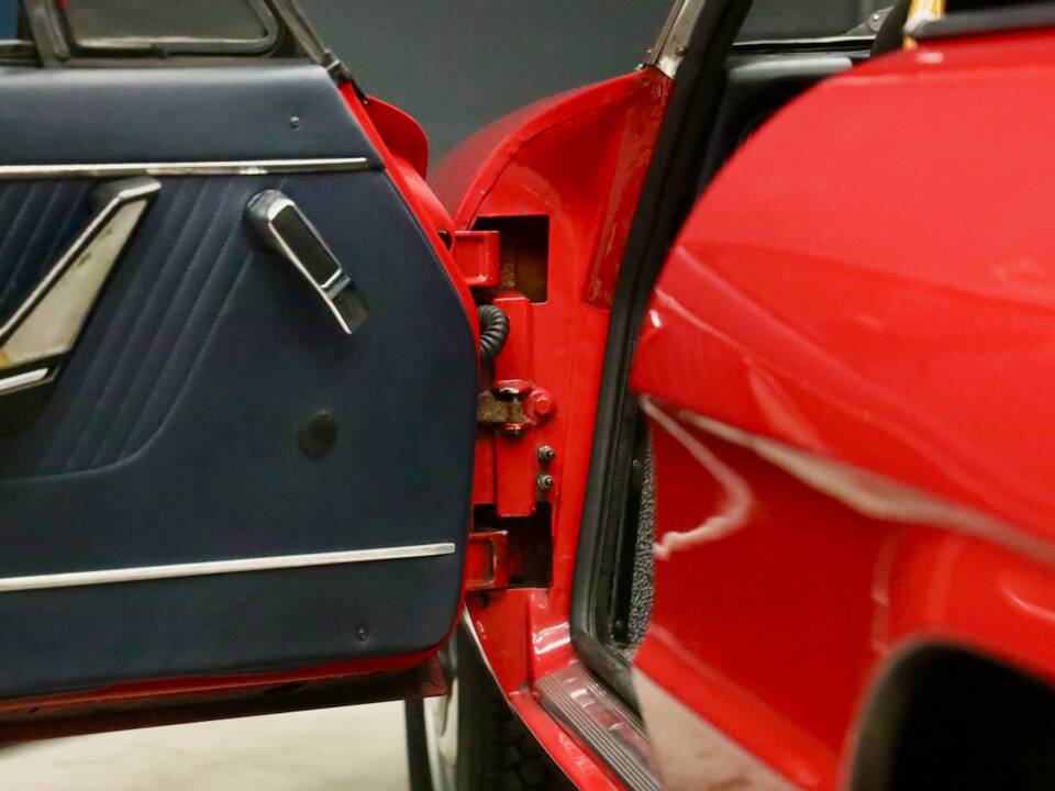 Afbeelding 50/50 van Alfa Romeo Spider Veloce 2000 (1982)