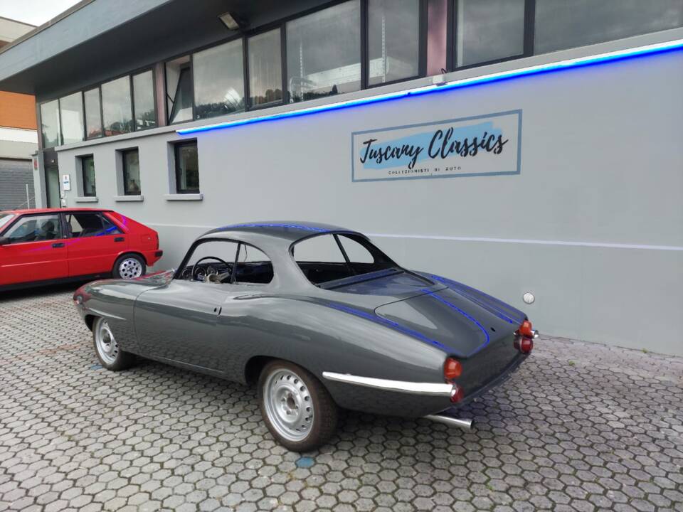 Image 4/17 of Alfa Romeo Giulia Sprint Speciale (1965)