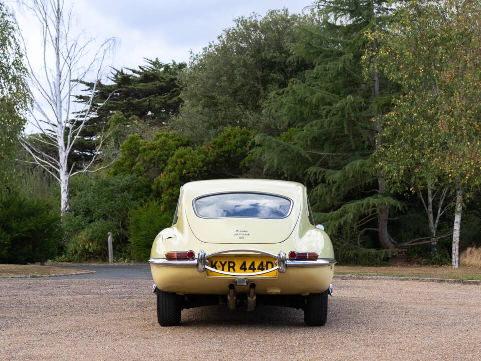 Image 29/40 de Jaguar Type E 4.2 (1966)
