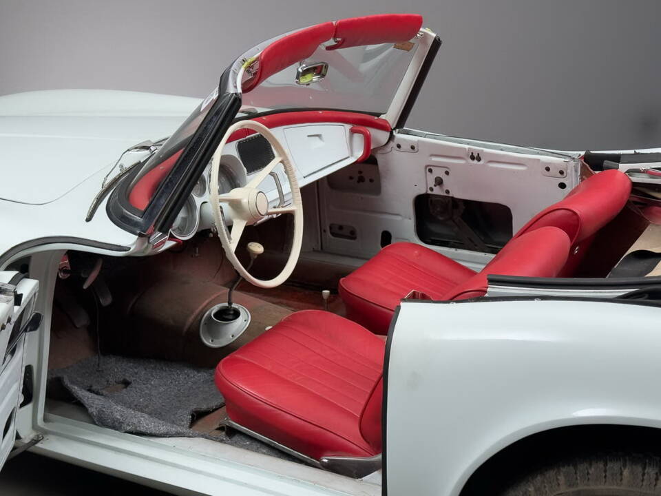 Image 20/50 of BMW 507 (1957)