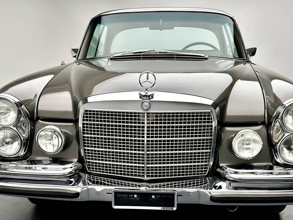 Image 4/13 de Mercedes-Benz 280 SE (1970)