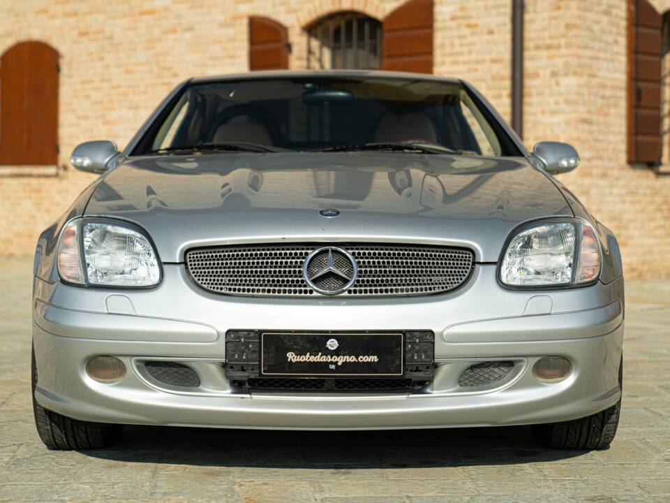 Image 3/50 of Mercedes-Benz SLK 320 (2001)