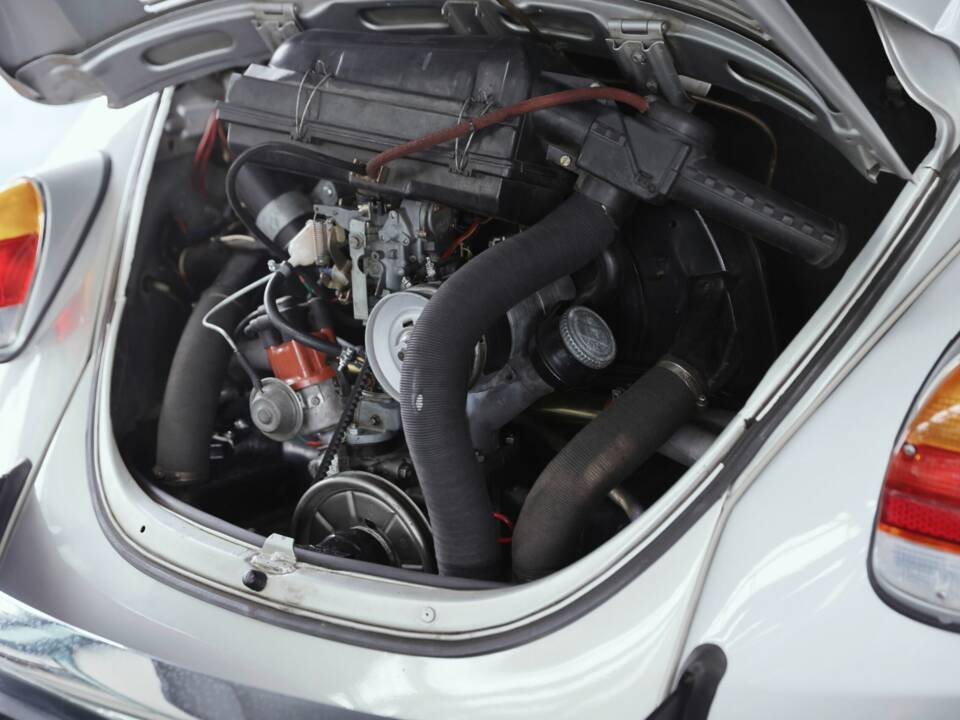 Image 31/37 of Volkswagen Beetle 1302 (1971)
