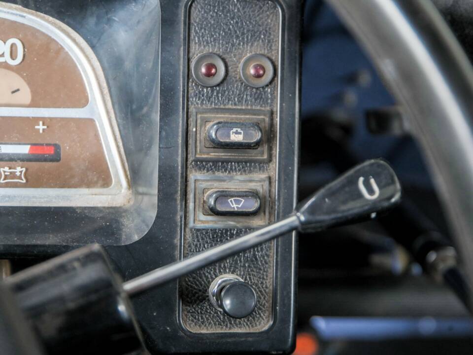 Image 24/50 of Citroën 2 CV 6 (1985)