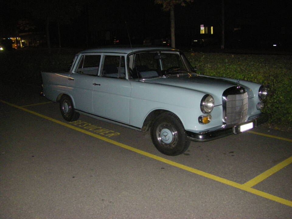 Image 4/4 of Mercedes-Benz 200 (1967)