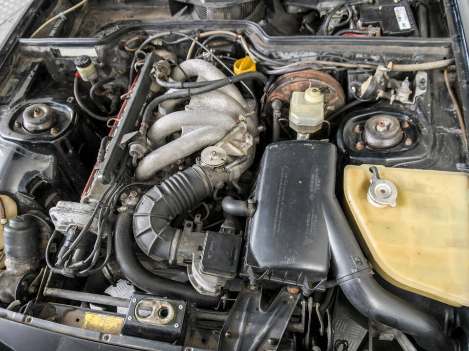 Immagine 40/50 di Porsche 924 S (1986)