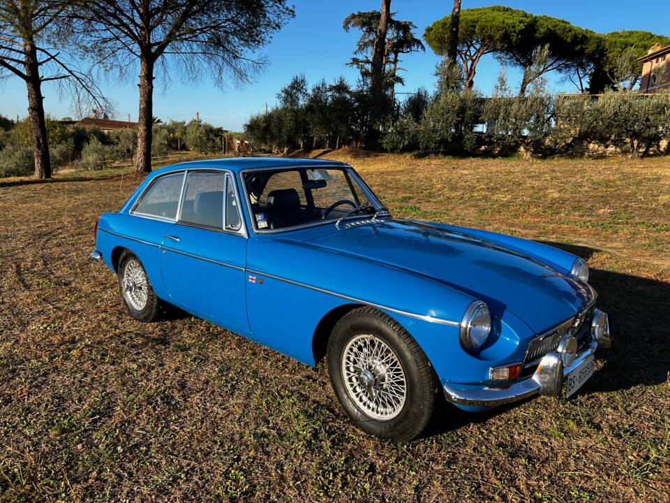 Image 3/50 of MG MGB GT (1972)