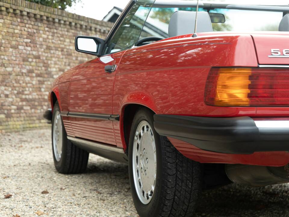 Bild 20/50 von Mercedes-Benz 560 SL (1986)