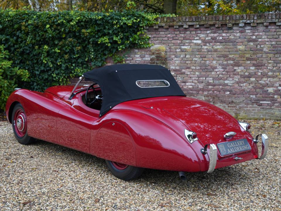 Afbeelding 35/50 van Jaguar XK 120 OTS (Alloy) (1949)