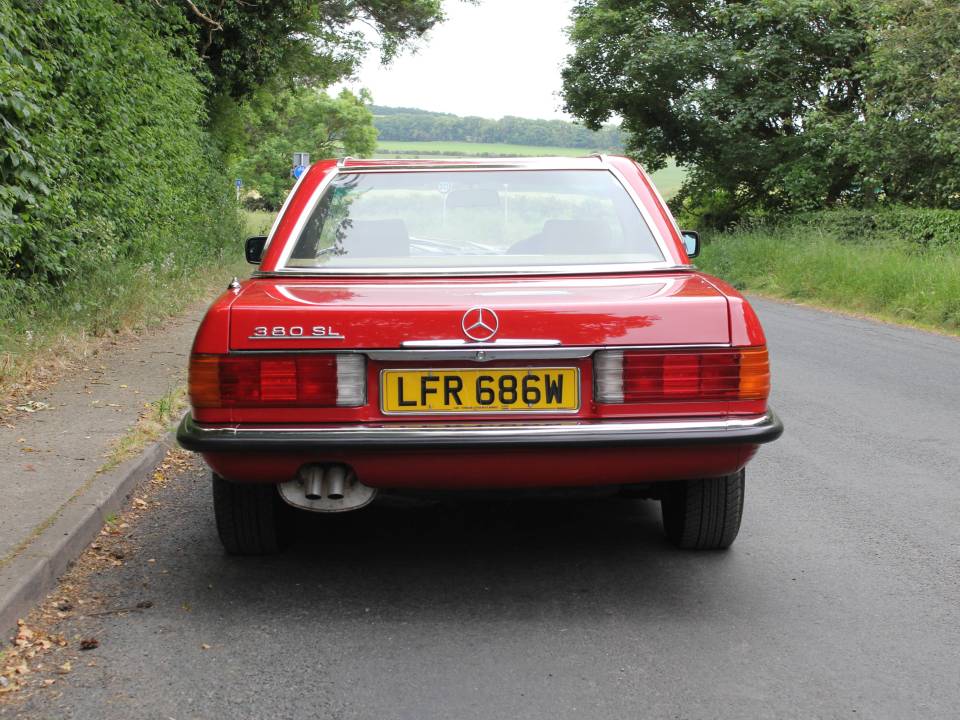 Immagine 5/17 di Mercedes-Benz 380 SL (1980)