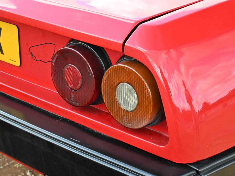 Image 29/50 of Ferrari Mondial 8 (1981)