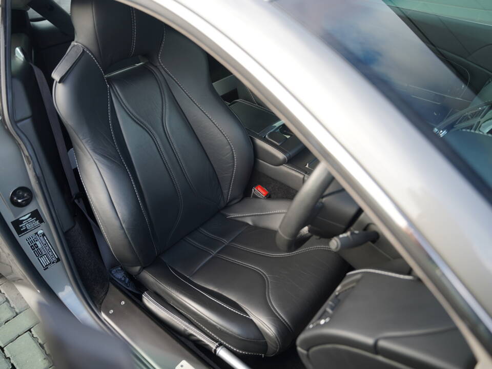 Imagen 13/50 de Aston Martin V12 Vantage (2012)