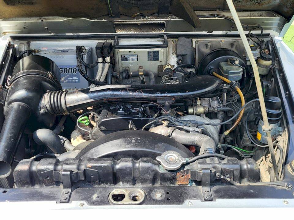 Image 46/55 of Mercedes-Benz 200 GE (SWB) (1990)