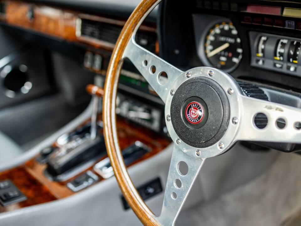 Bild 43/49 von Jaguar XJ-S V12 (1986)