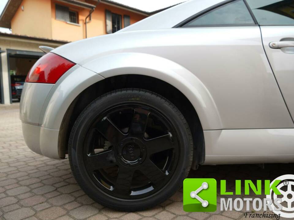 Bild 9/10 von Audi TT 1.8 T (1999)