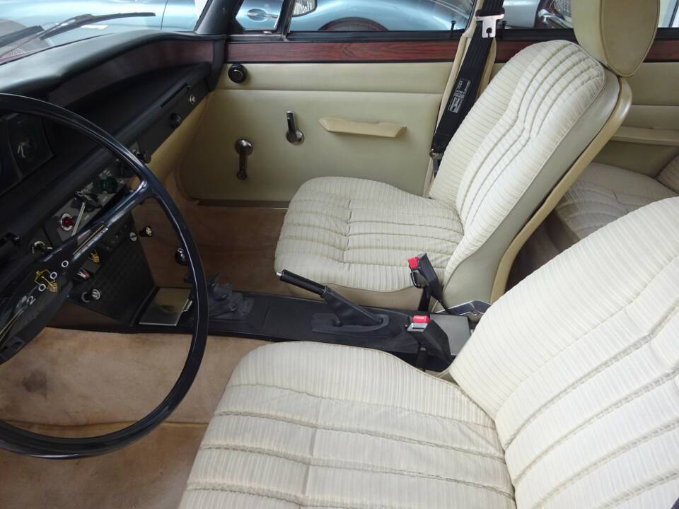 Image 7/15 of Rover 2000 (1974)