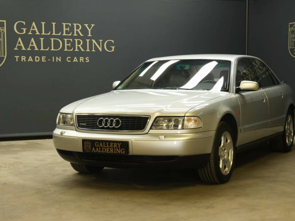Immagine 29/50 di Audi A8 4.2 quattro (1995)