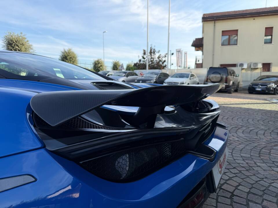 Immagine 13/30 di McLaren 720S (2021)