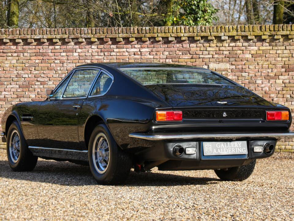 Image 2/50 of Aston Martin DBS V8 (1972)
