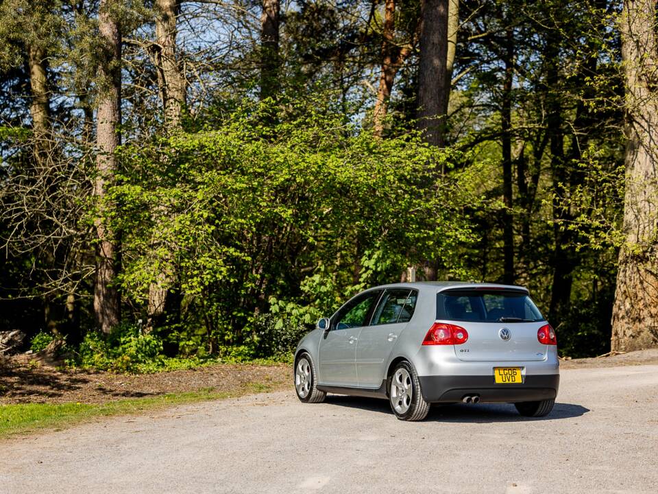 Bild 15/50 von Volkswagen Golf V GTI (2006)