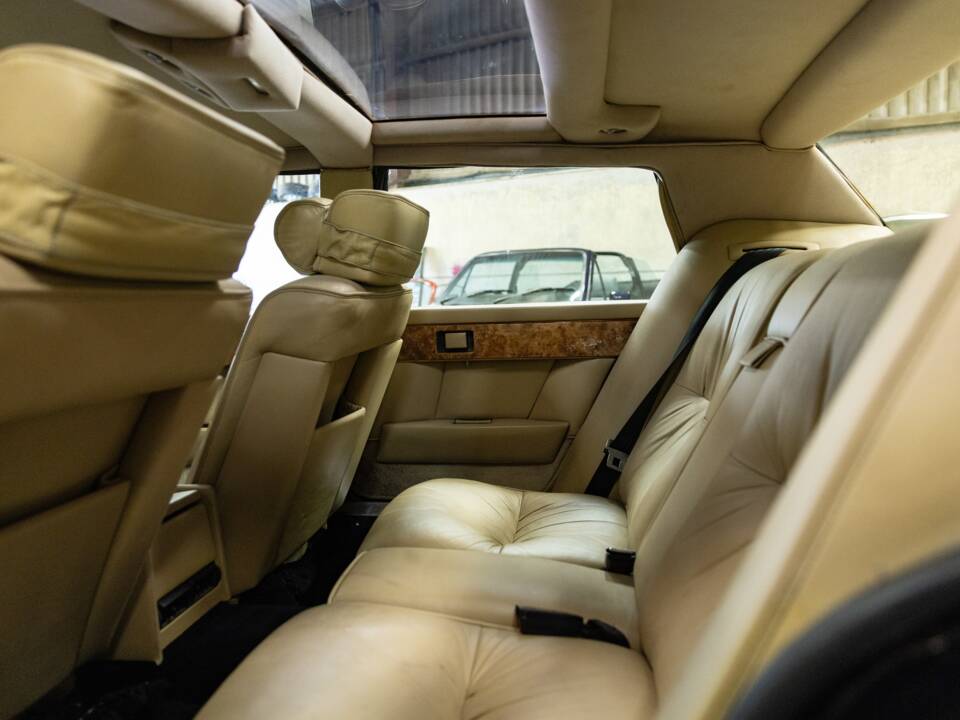 Image 25/44 de Aston Martin Lagonda (1981)