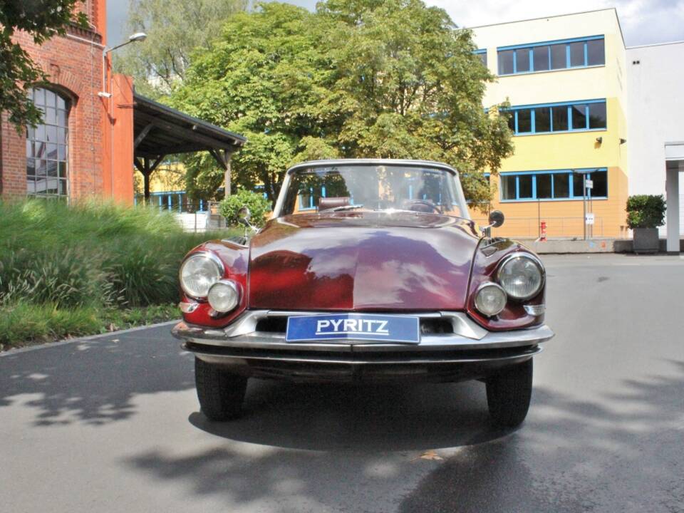 Image 4/21 de Citroën DS 19 Chapron (1961)
