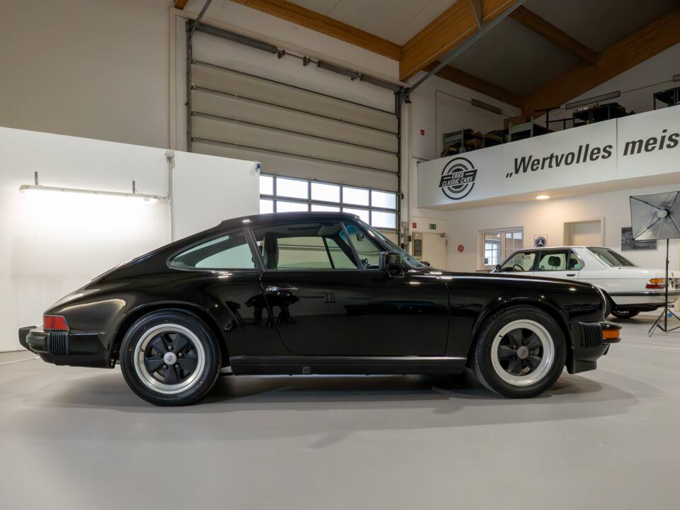 Image 7/38 of Porsche 911 Carrera 3.2 (1986)