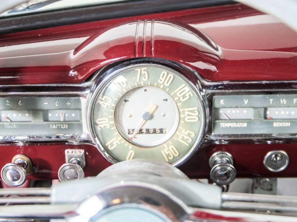 Image 19/50 of Volvo PV 444 (1953)