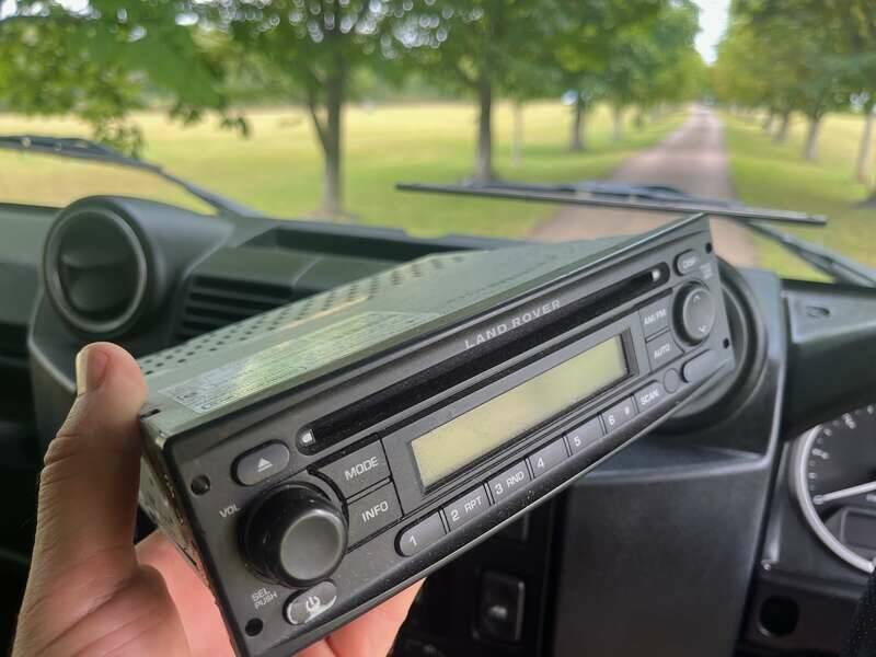 Image 25/25 of Land Rover Defender 90 TD4 (2010)