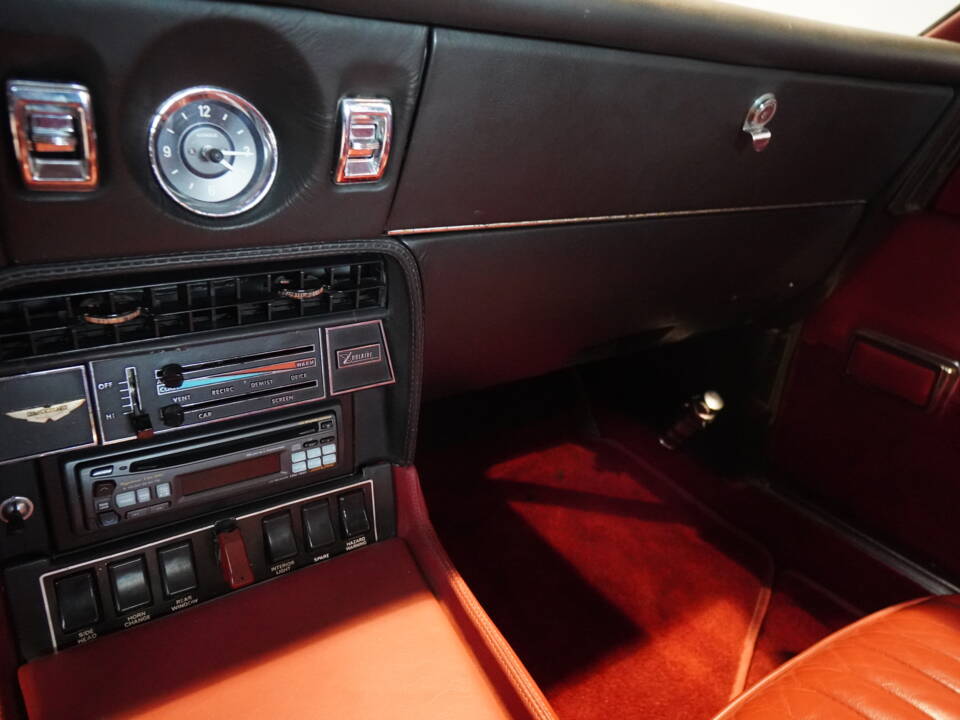 Bild 10/22 von Aston Martin DBS V8 (1971)