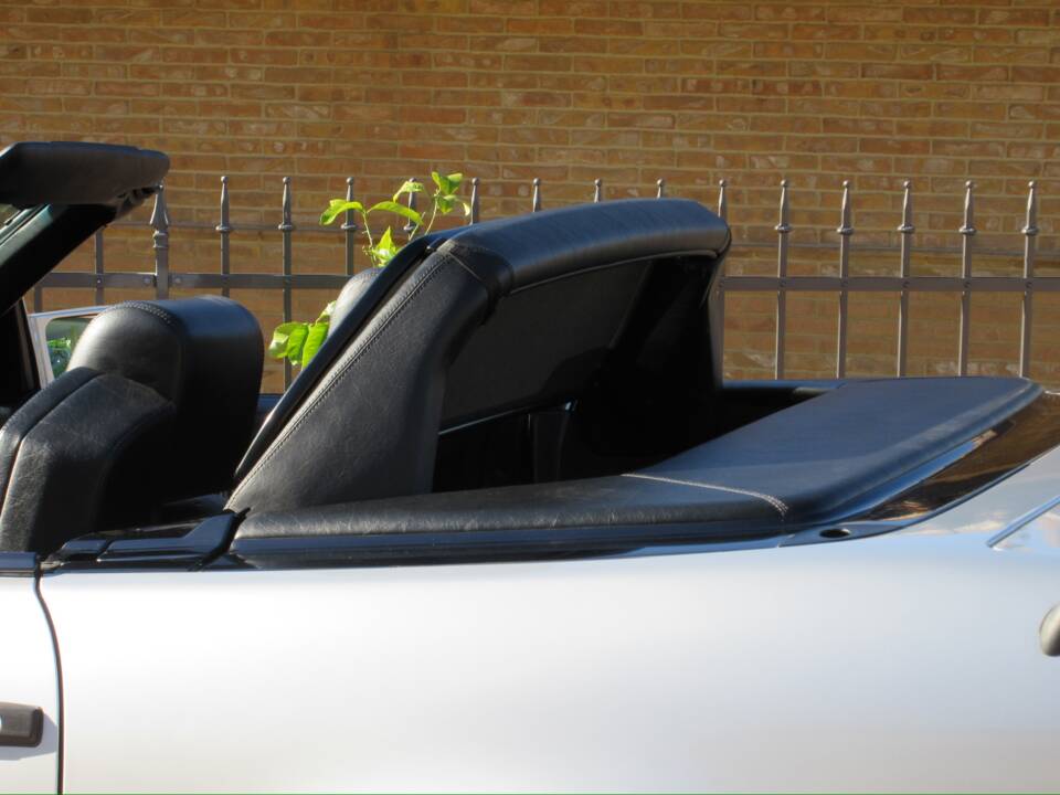 Image 9/39 of Mercedes-Benz SL 320 (1994)