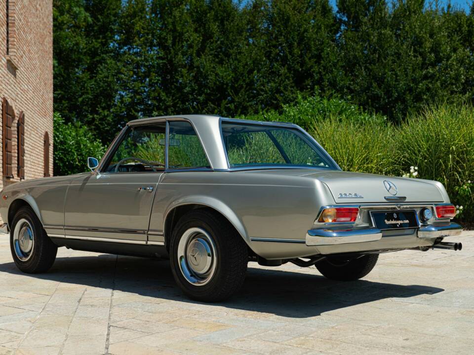 Image 13/50 de Mercedes-Benz 230 SL (1965)