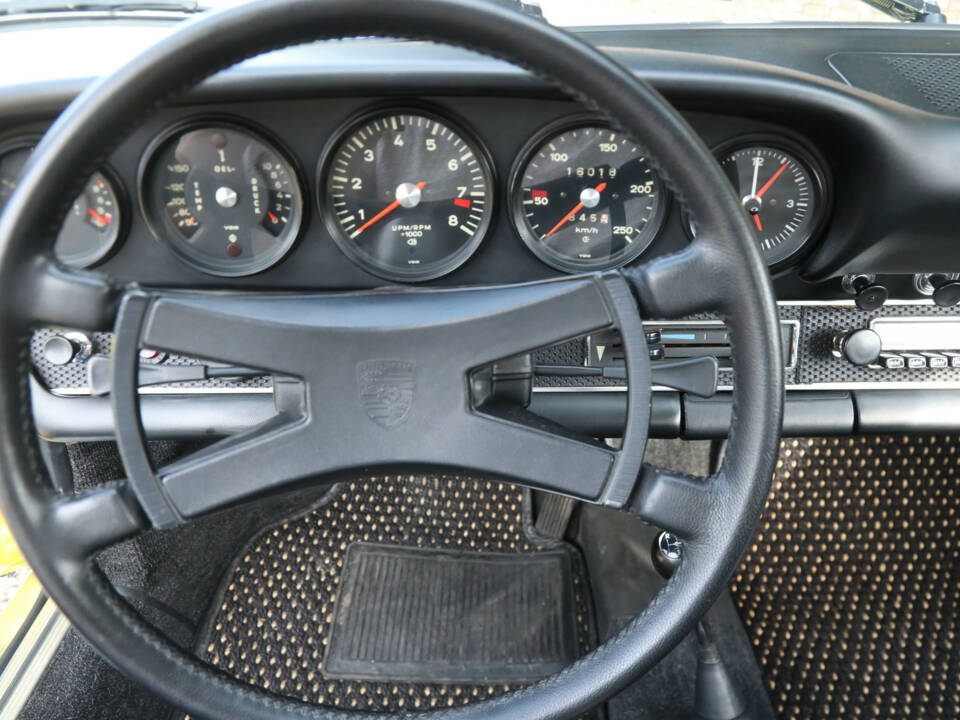 Image 38/50 of Porsche 911 2.2 S (1971)