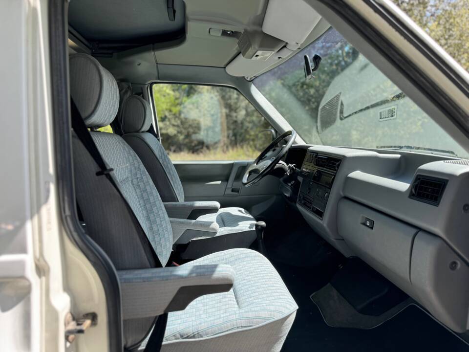 Immagine 18/36 di Volkswagen T4 Multivan 2.5 Syncro (1994)