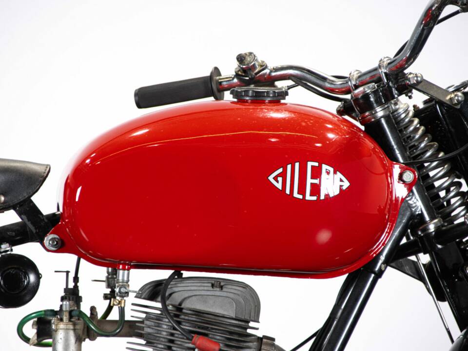 Bild 27/50 von Gilera 150 Sport (1951)