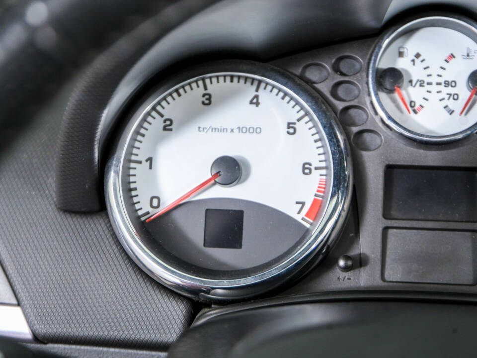 Imagen 16/50 de Peugeot 207 CC 1.6 VTi (2008)
