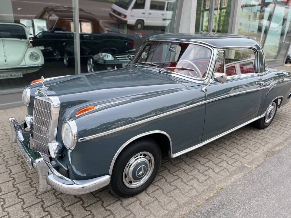 Image 5/10 de Mercedes-Benz 220 S (1958)