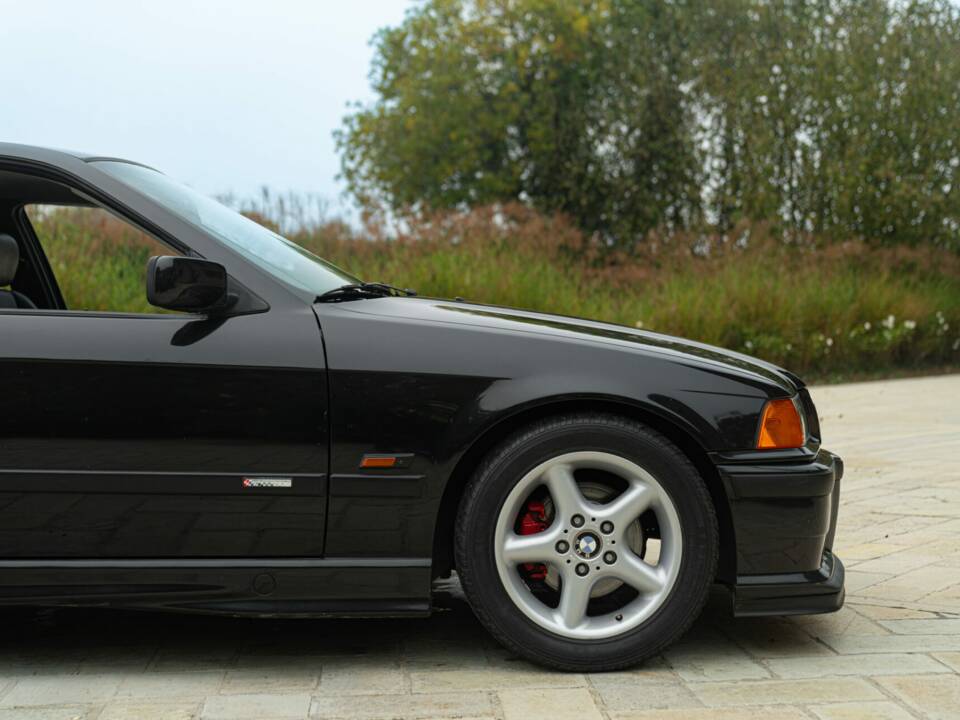 Image 21/50 of BMW 318 (1994)