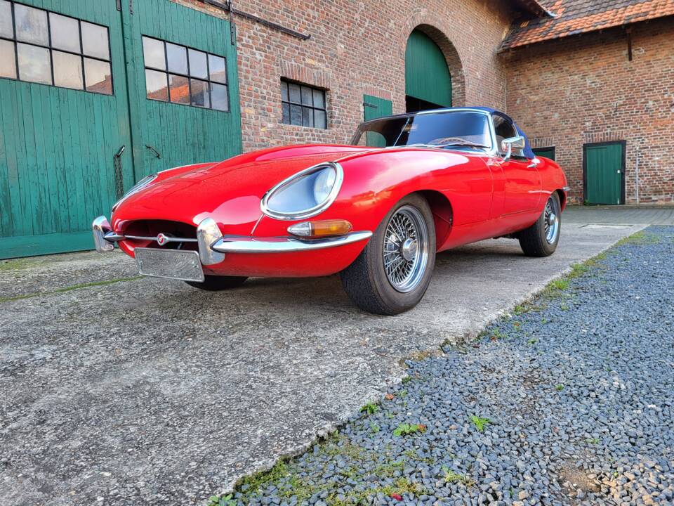 Image 3/46 of Jaguar E-Type 3.8 (1964)