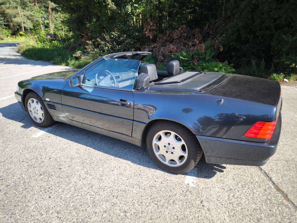 Image 31/38 of Mercedes-Benz SL 320 (1994)