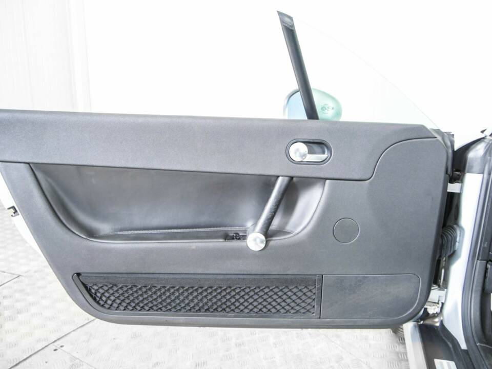 Bild 33/50 von Audi TT 1.8 T (2000)