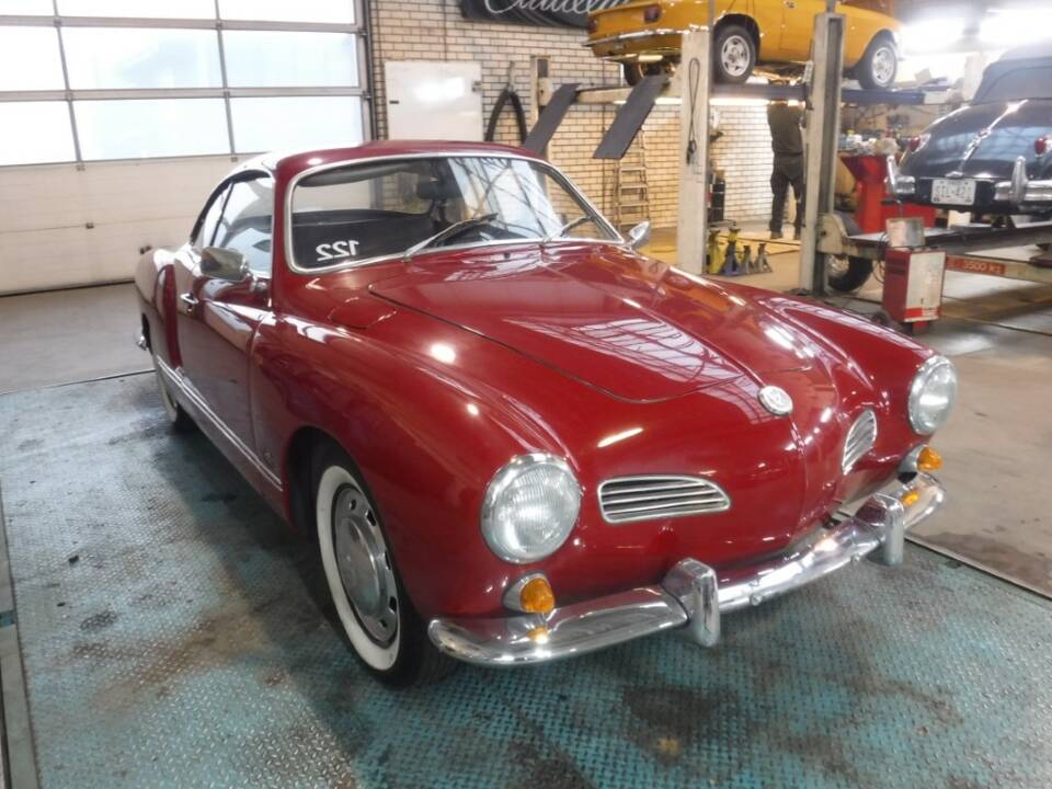 Immagine 35/50 di Volkswagen Karmann Ghia (1969)