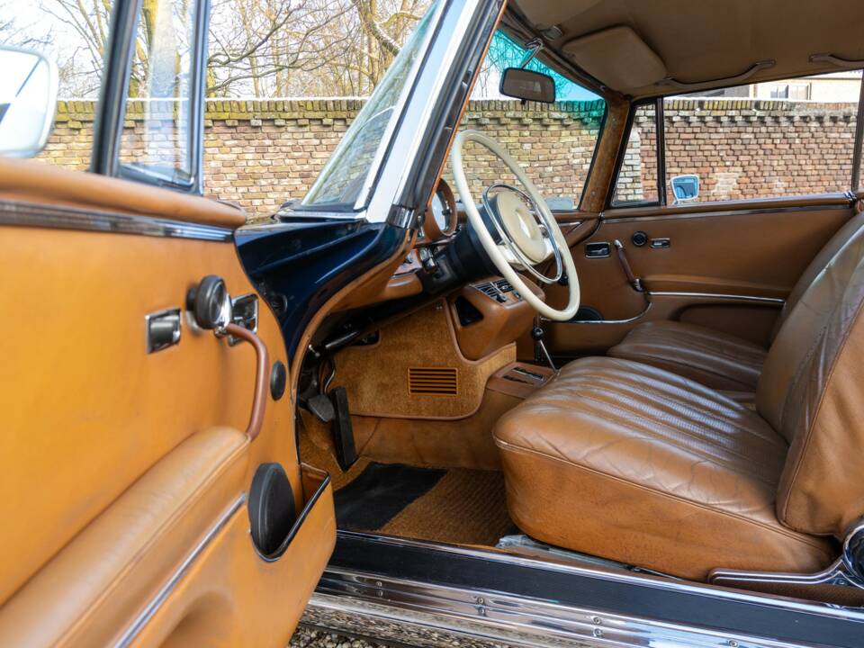 Bild 39/50 von Mercedes-Benz 280 SE 3,5 (1970)