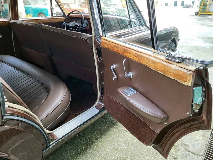 Image 28/42 of Jaguar Mk II 2.4 (1964)