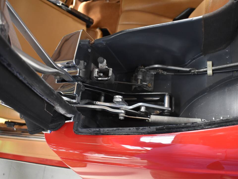 Image 15/94 of Mercedes-Benz 560 SL (1988)